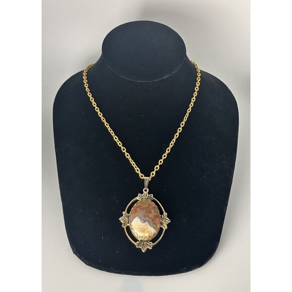 Vintage 70s Agate Cabochon Pendant Gold Tone Leaf Frame Necklace Statement Boho - Picture 3 of 9